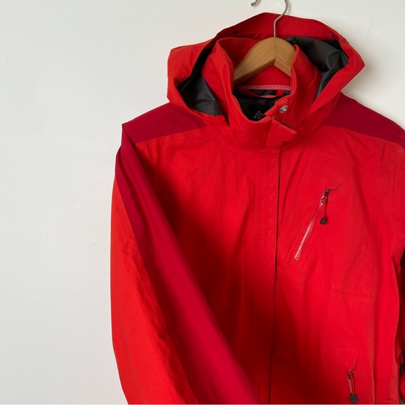 Nike ACG Red GORE-TEX Jacket - Picture 9 of 10